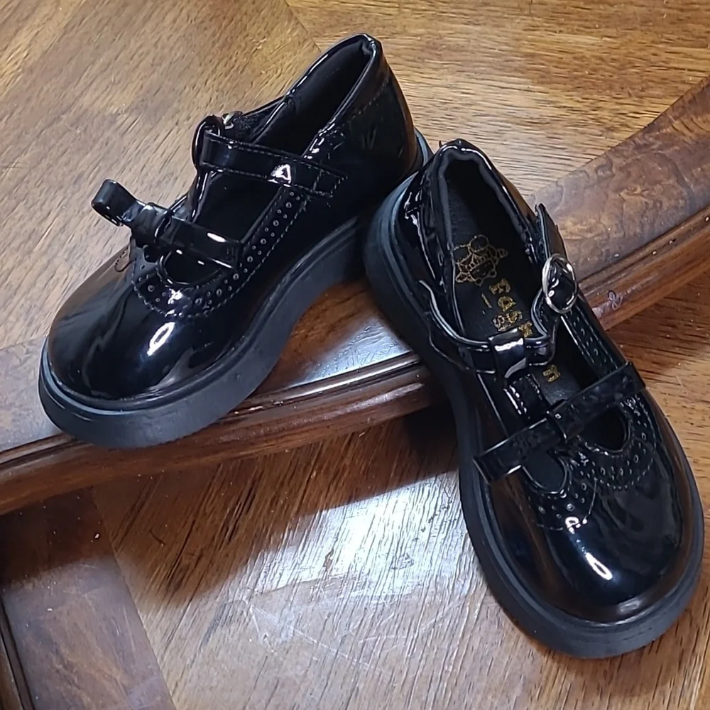 New! Girls toddler 9 black Mary Jane classic patent leather formal dress shoes